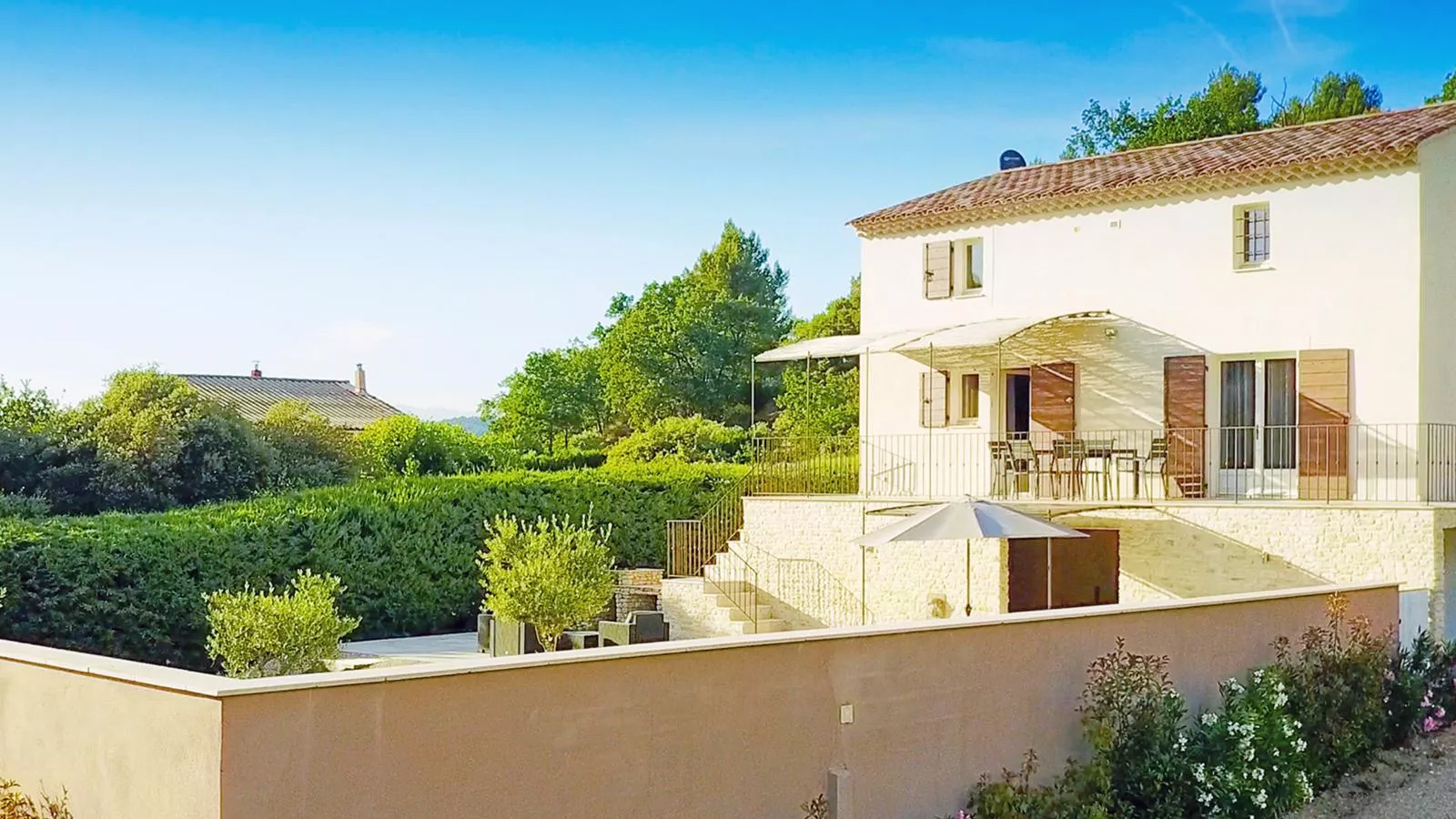 Le Mistral-Exterior summer