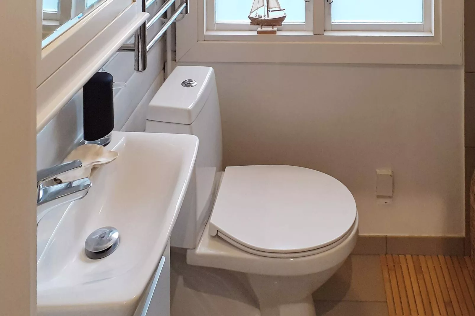 5 person holiday home in Vesløs-By Traum-Indoor