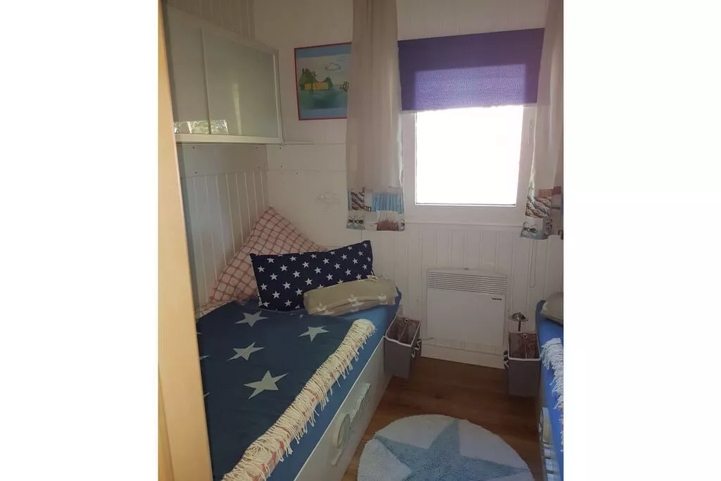 78305-Bedroom