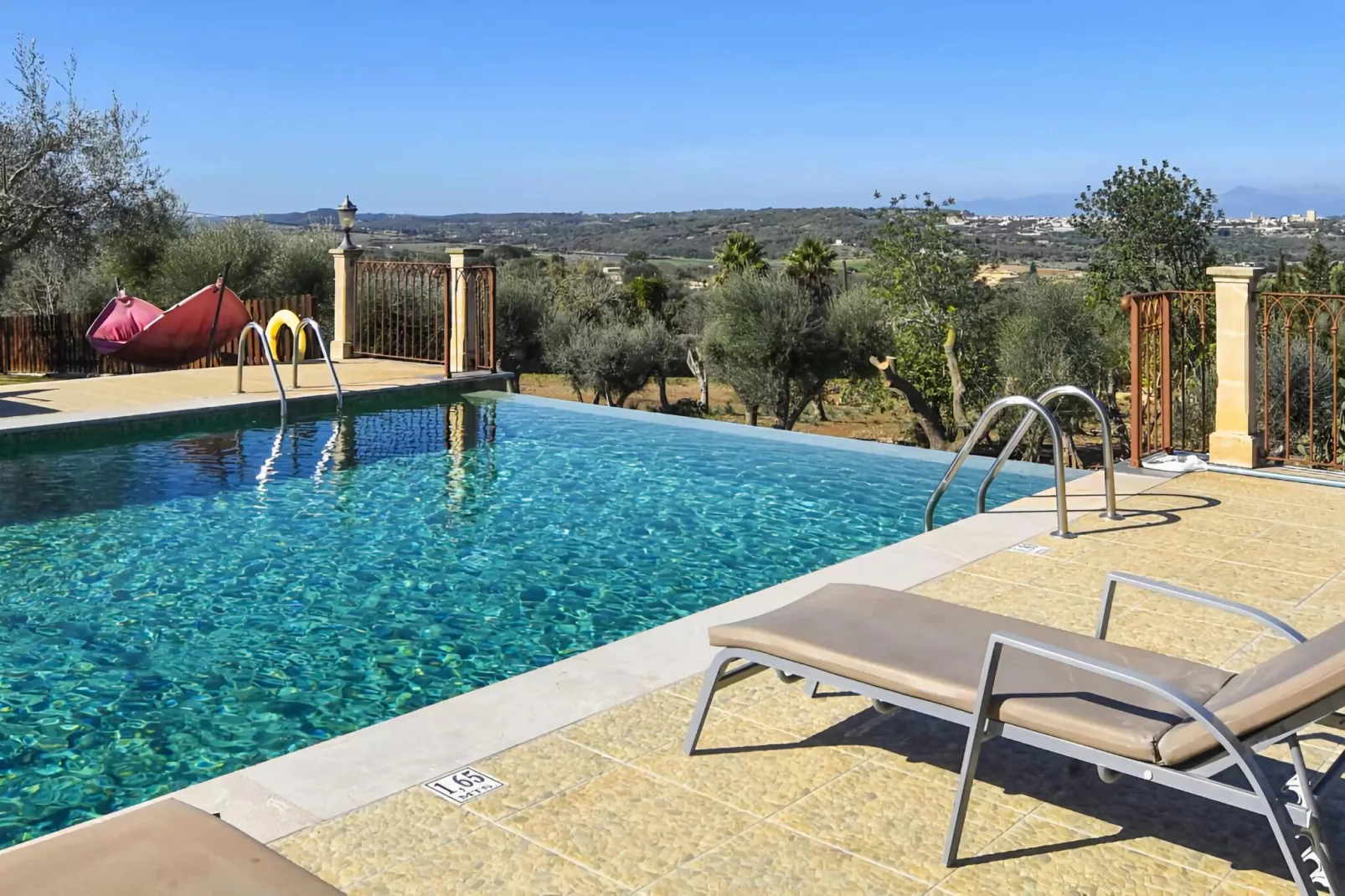Canova-Pool