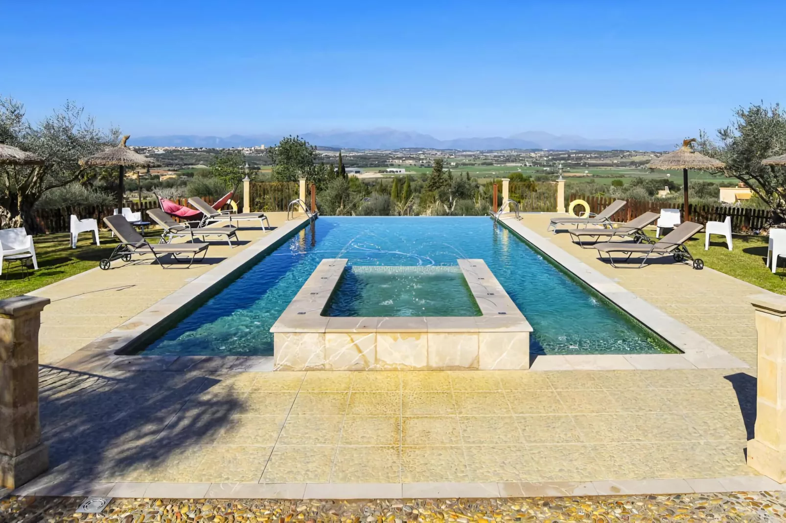 Canova-Pool