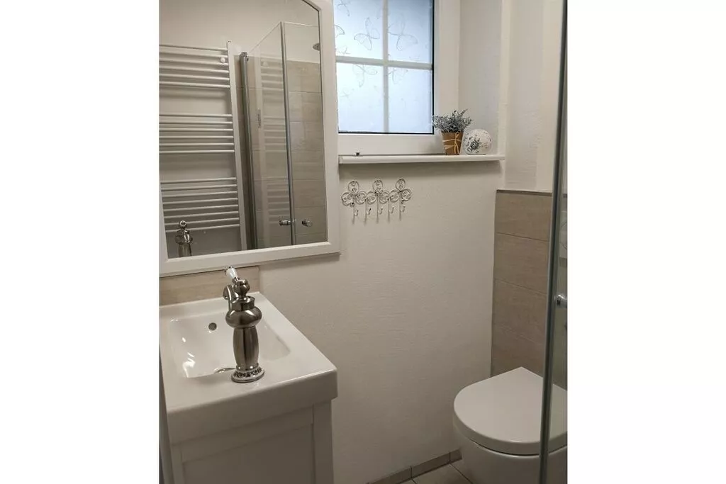 199401-Bathroom