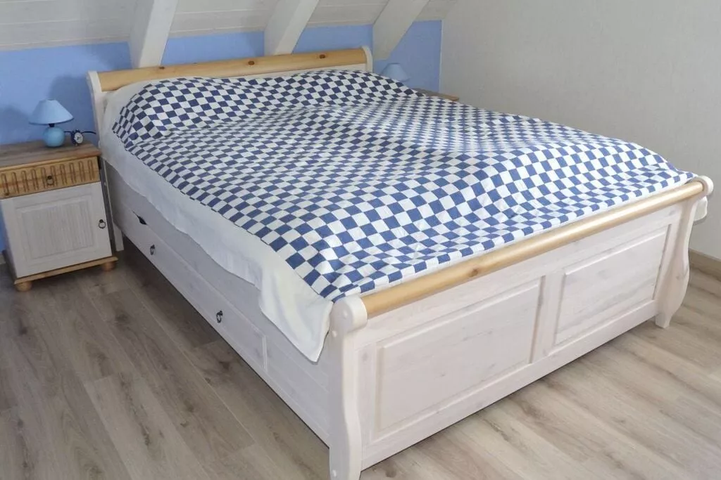 191732-Bedroom
