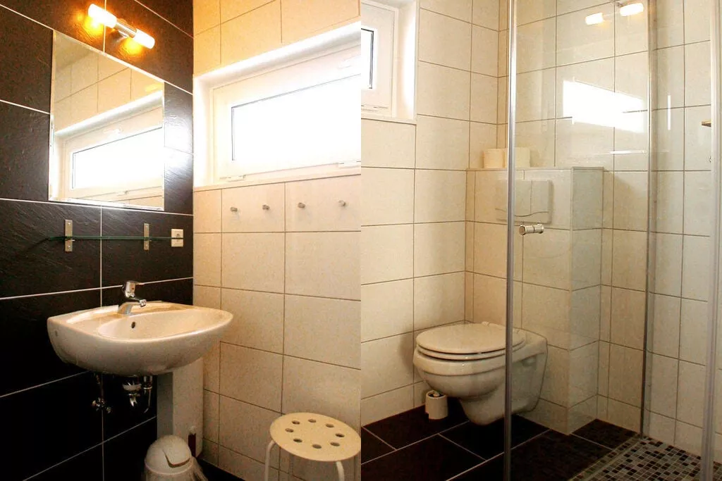 81937-Bathroom