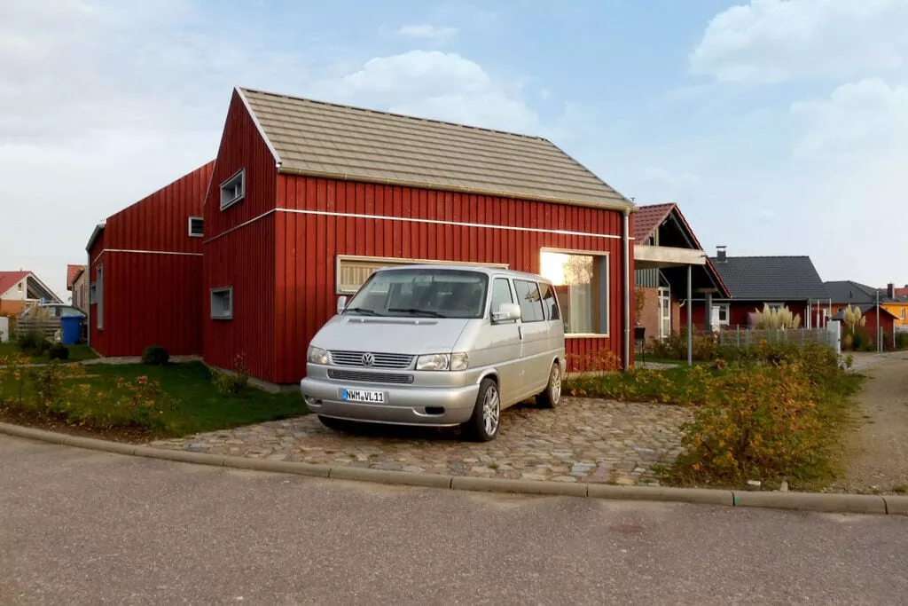81937-Parking