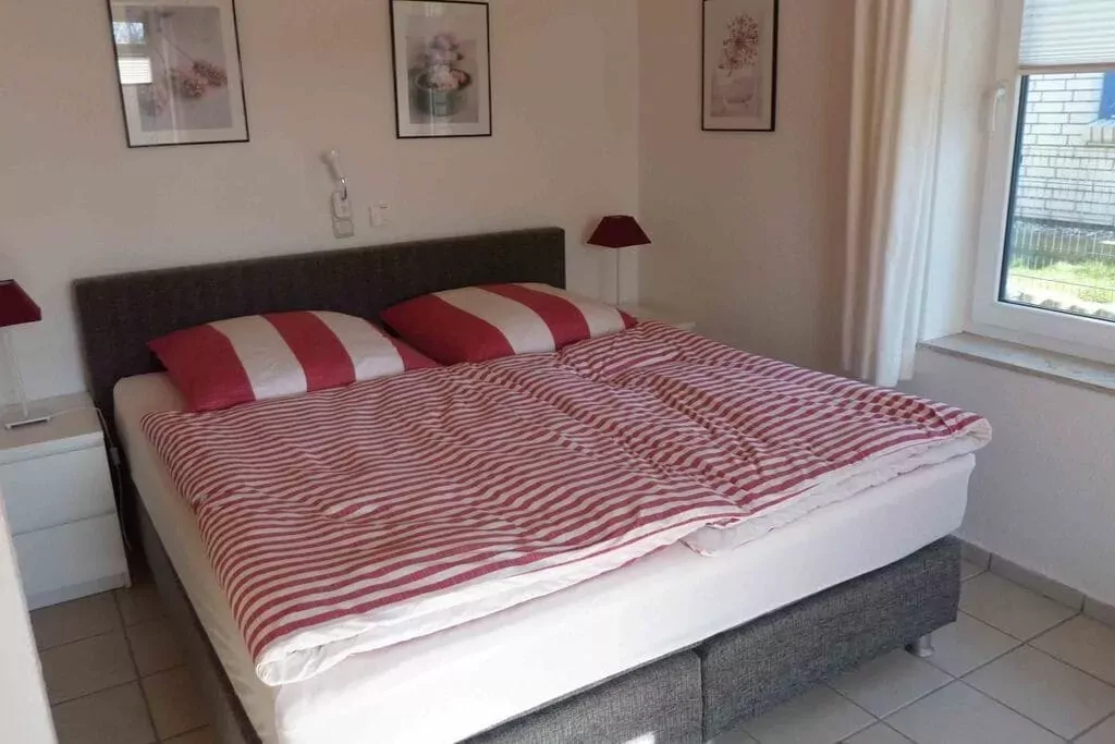 86233-Bedroom