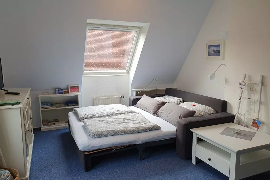 2457-Bedroom