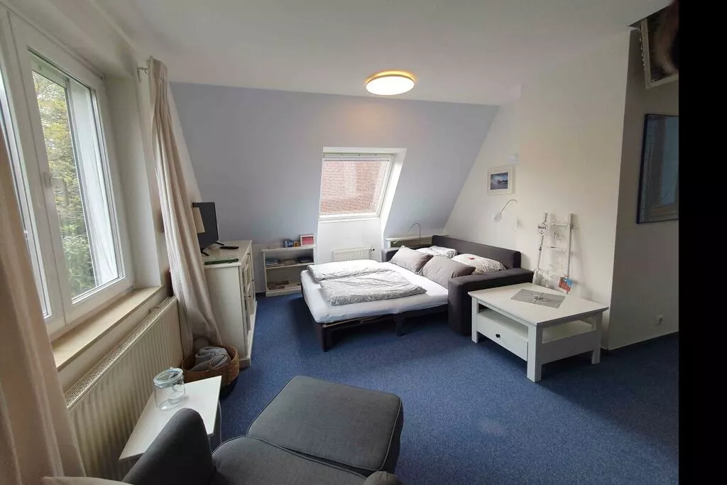2457-Bedroom