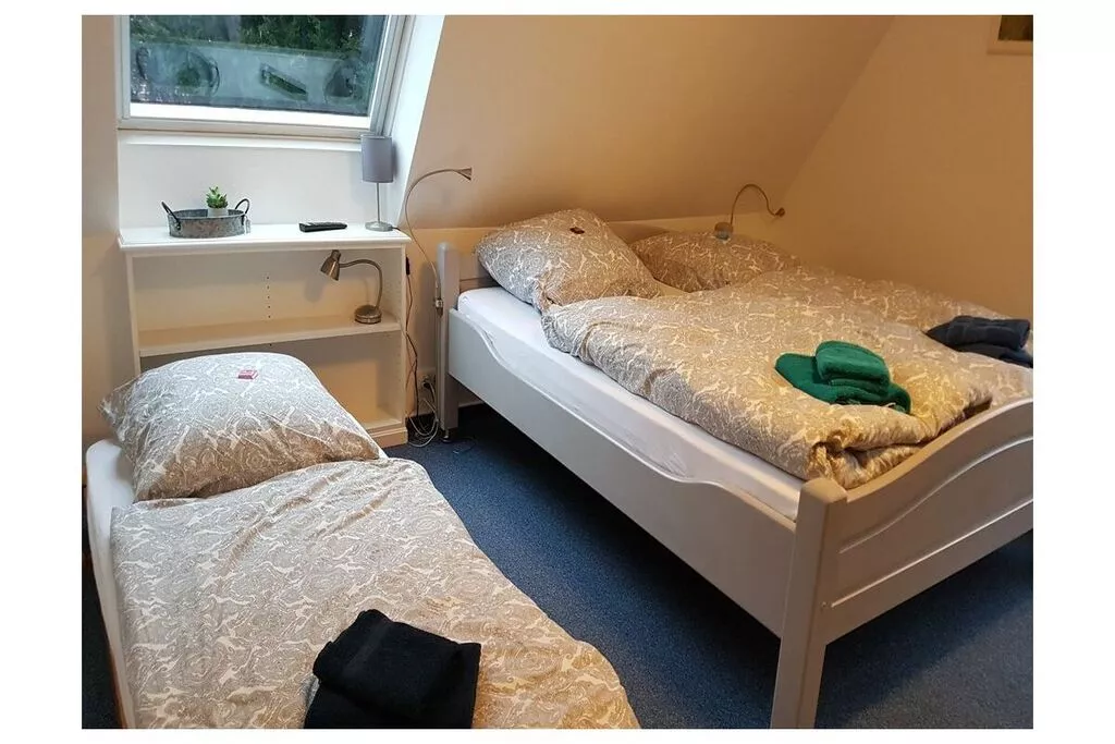 2457-Bedroom