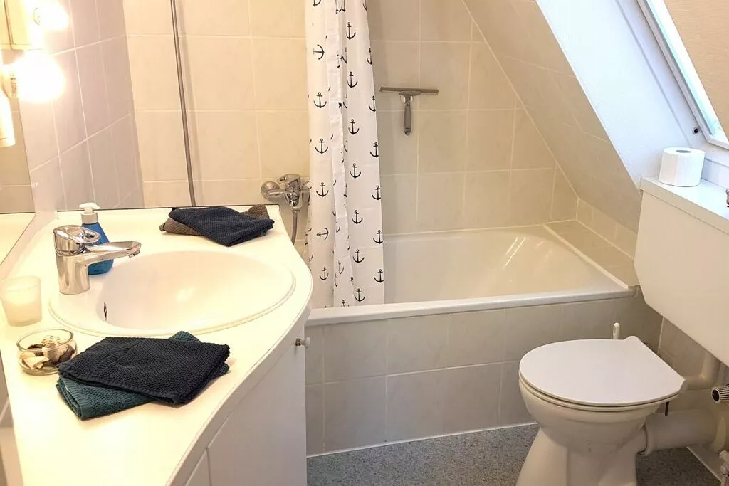 2457-Bathroom