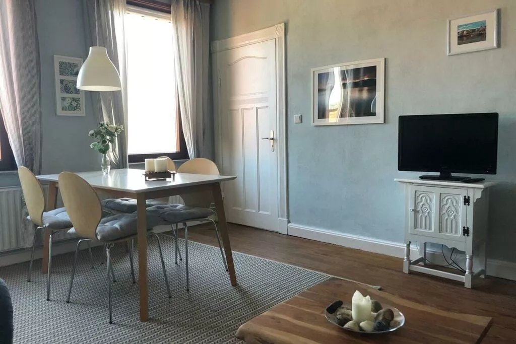 86619-Living room