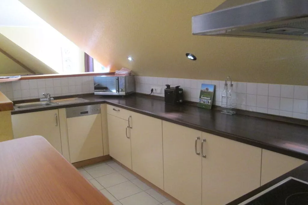 45242-Kitchen