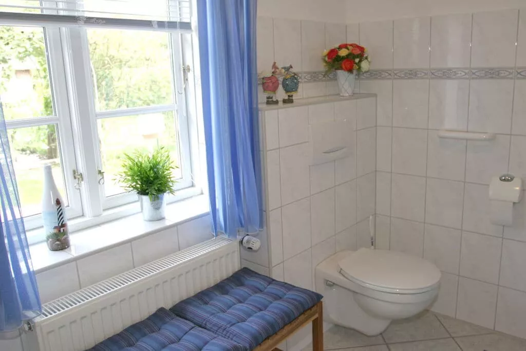 81875-Bathroom