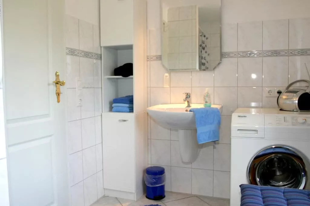 81875-Bathroom