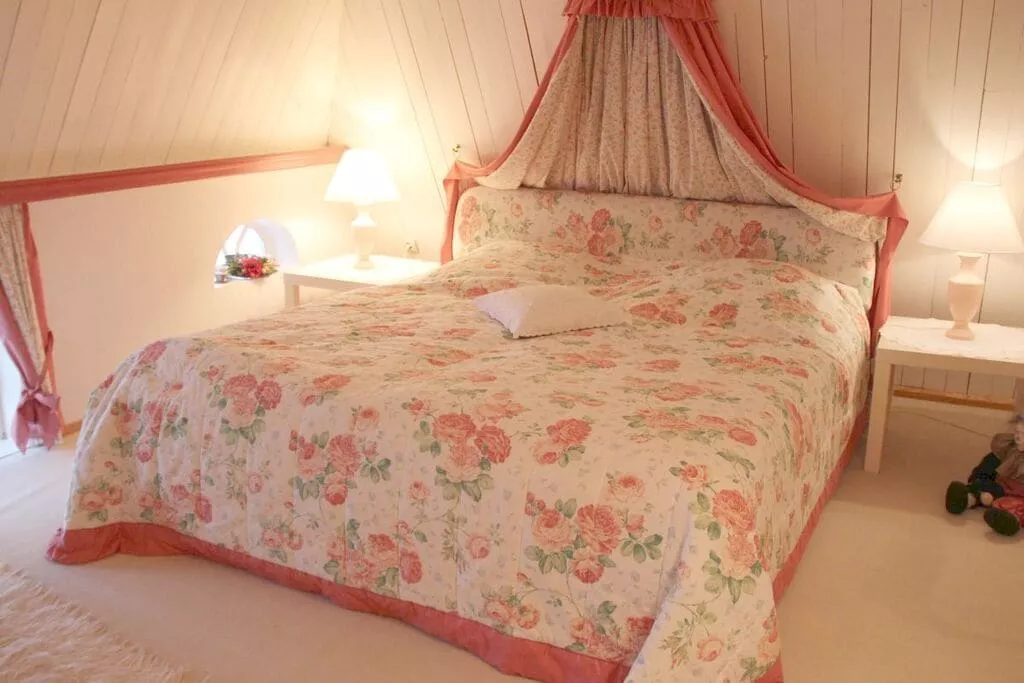 54502-Bedroom
