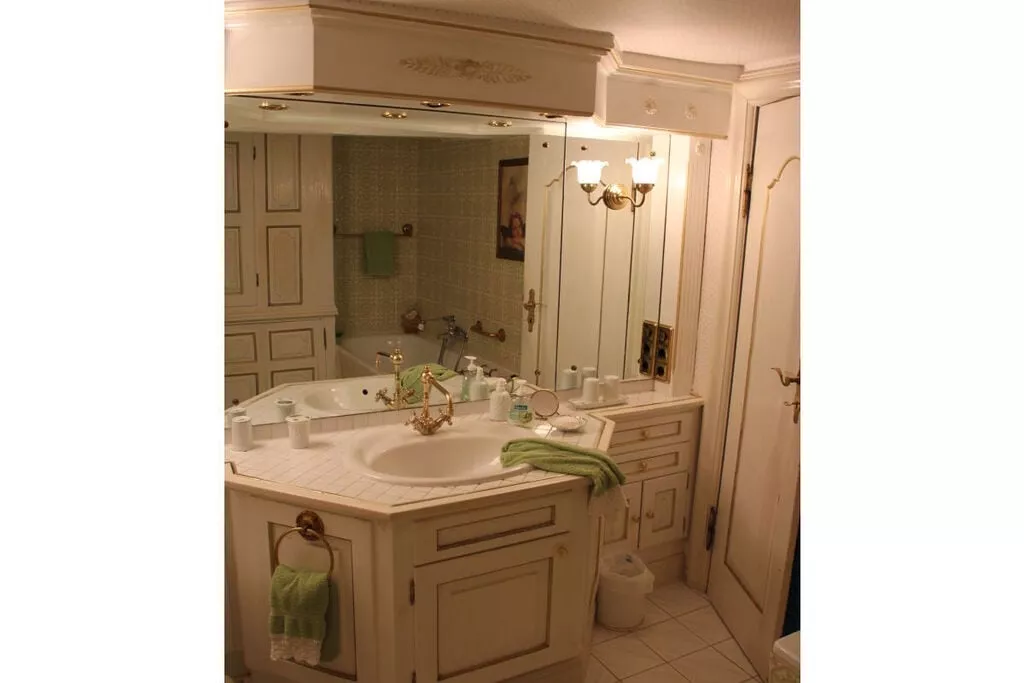54502-Bathroom