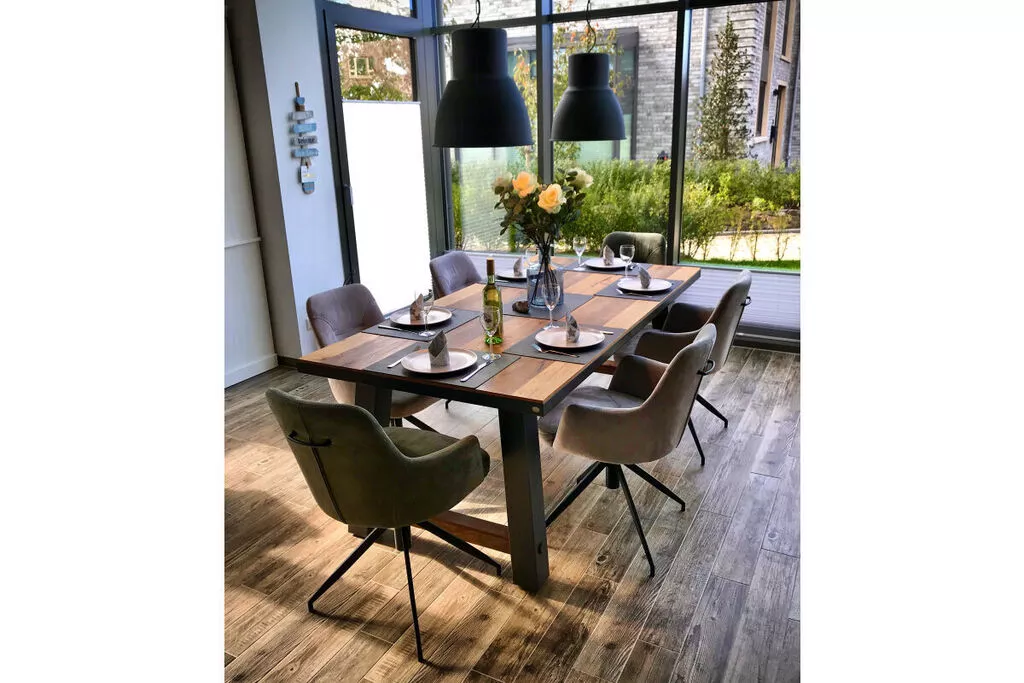 266199-Dining room