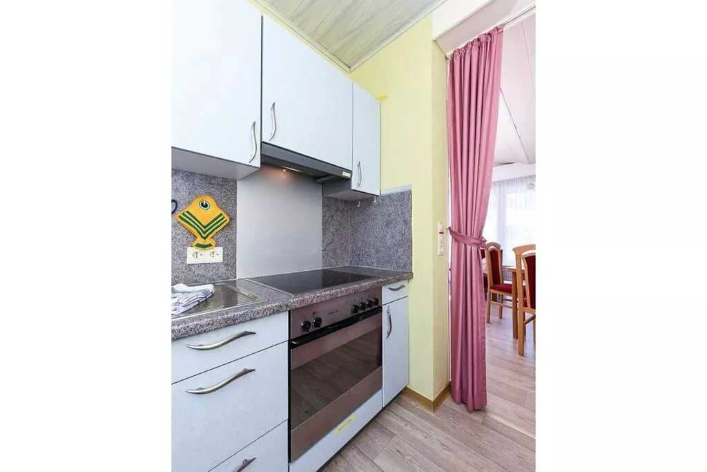 976-Kitchen