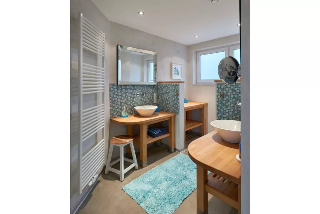 62401-Bathroom