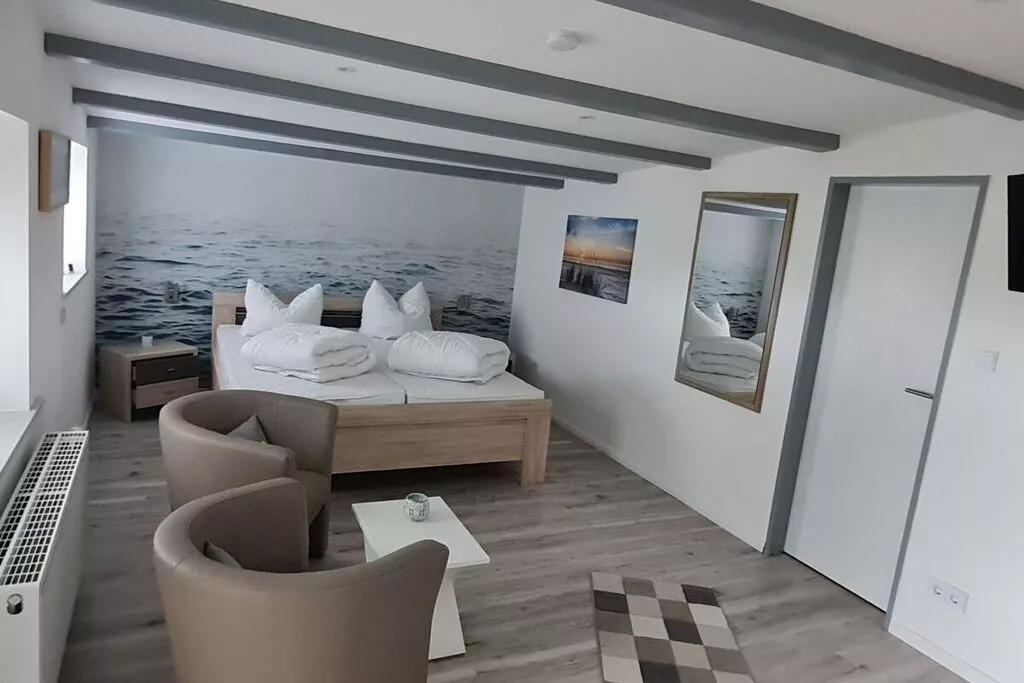 314601-Bedroom
