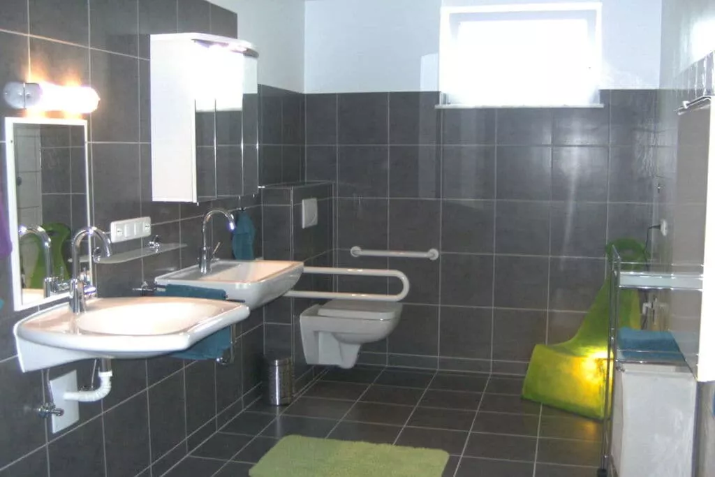 47937-Bathroom