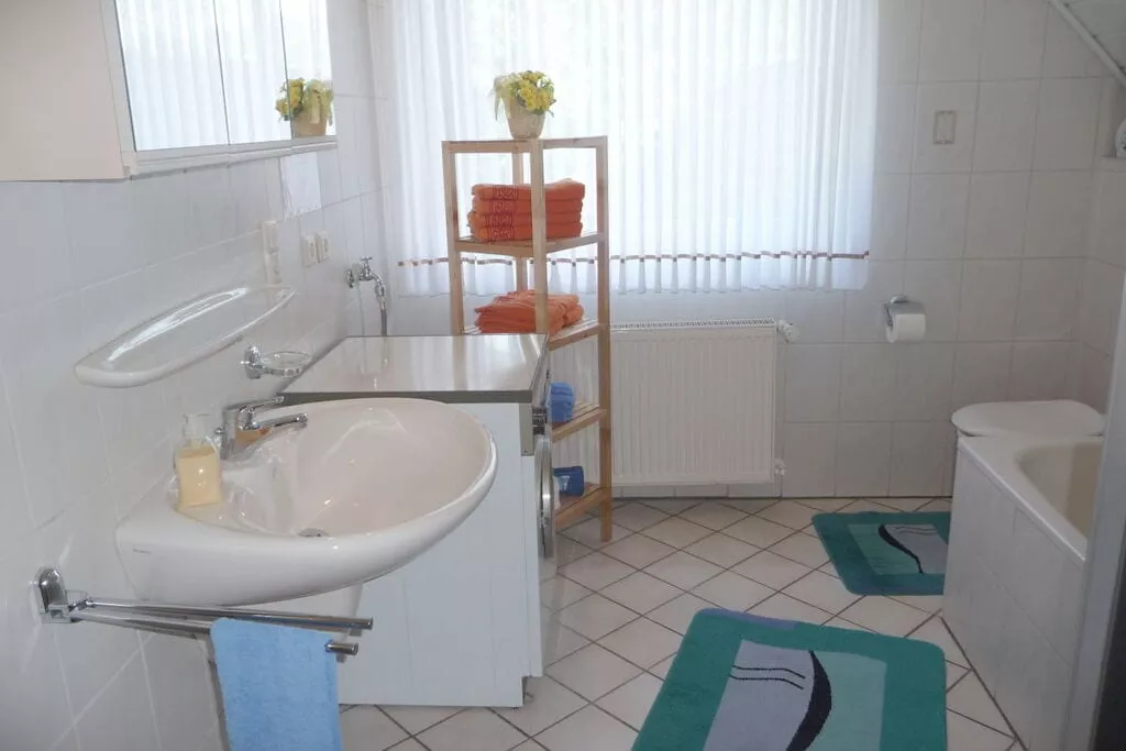 41437-Bathroom