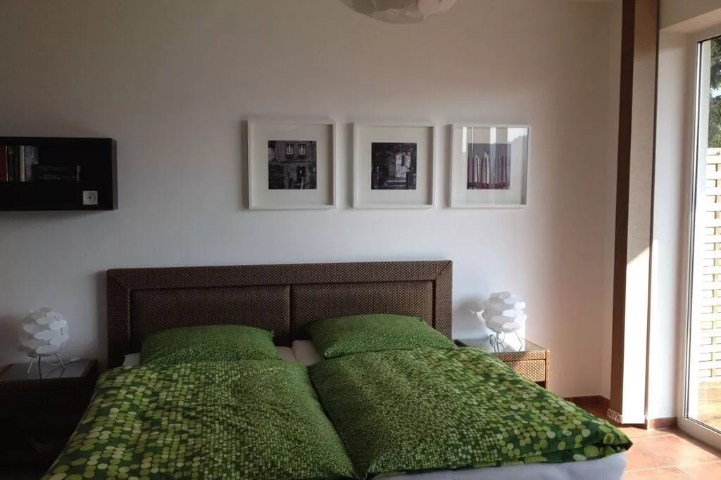 85836-Bedroom