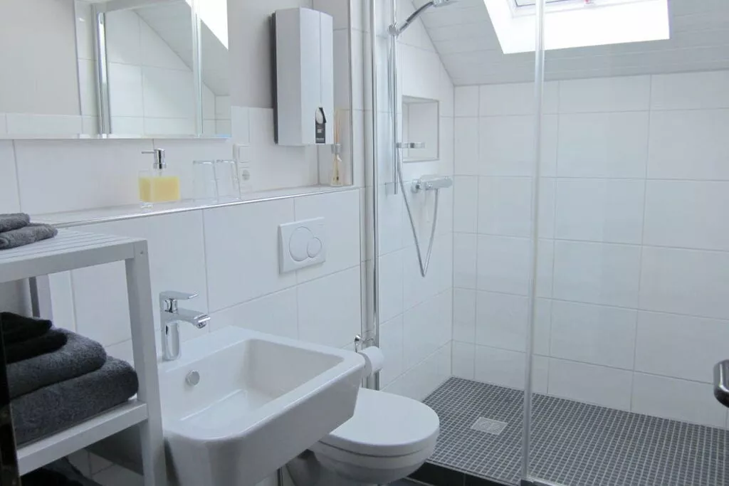 13131-Bathroom