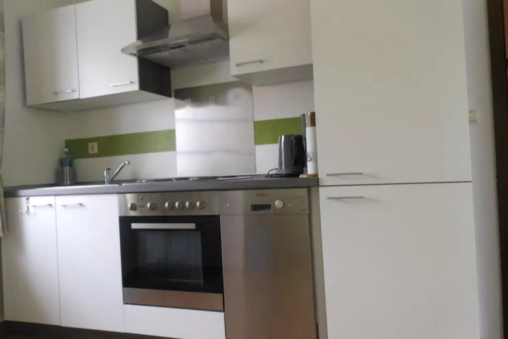 61988-Kitchen