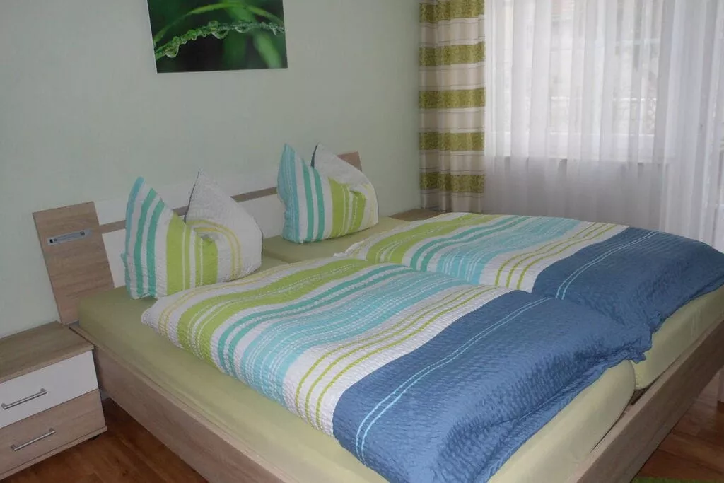 61988-Bedroom