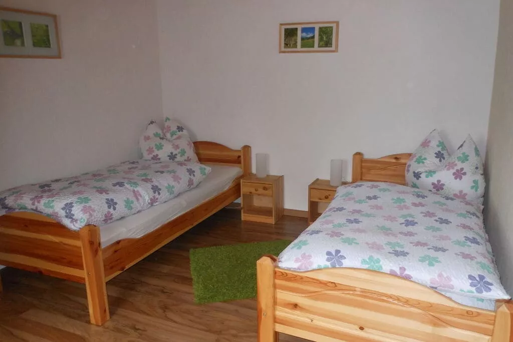 61988-Bedroom