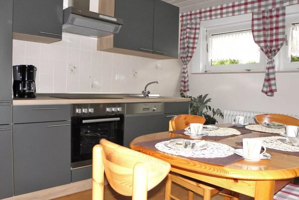 36993-Kitchen