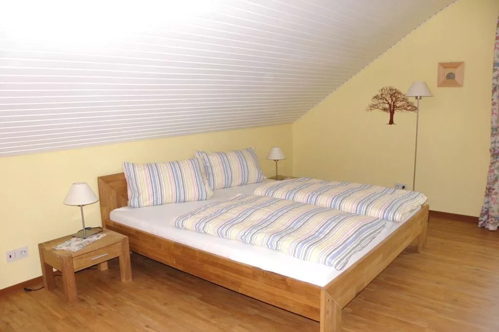 36993-Bedroom