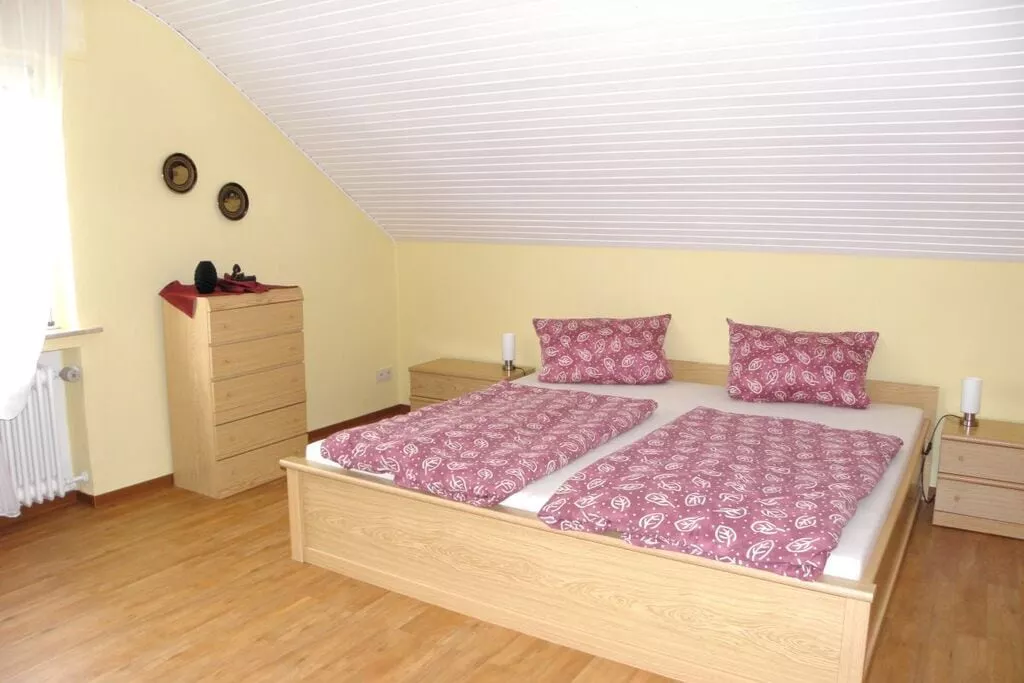 36993-Bedroom