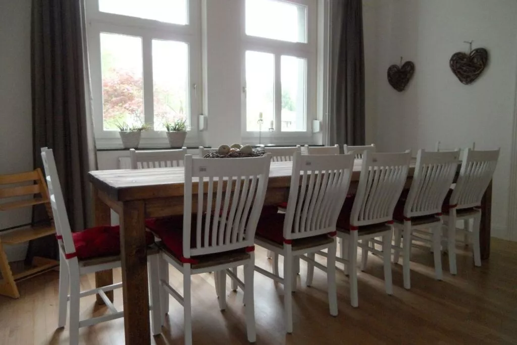 78243-Dining room