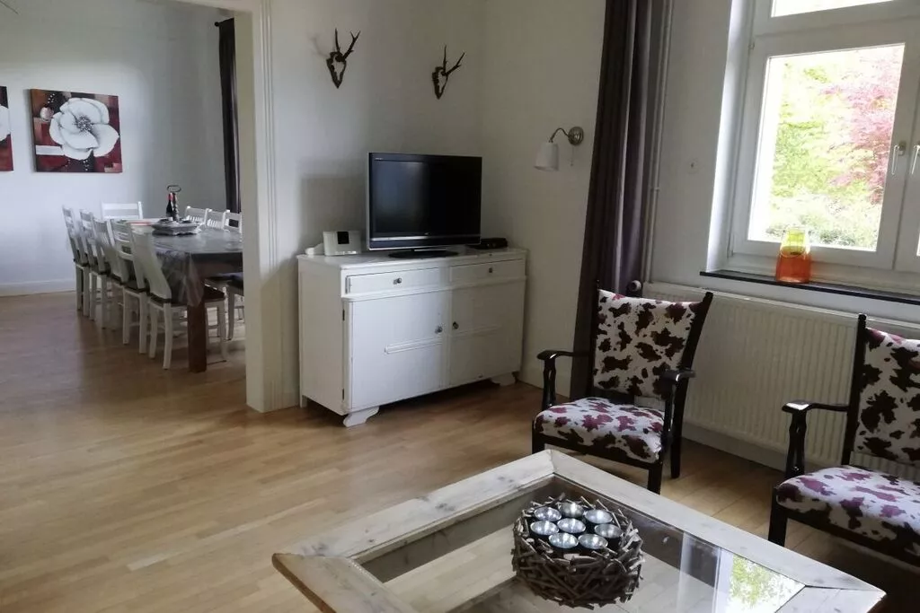 78243-Dining room