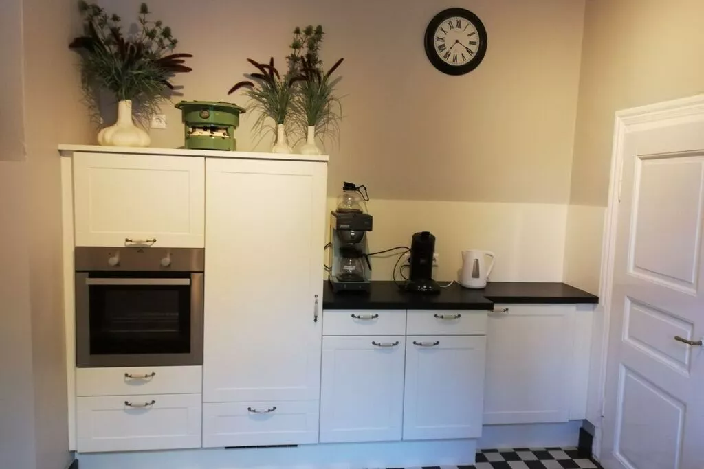 78243-Kitchen