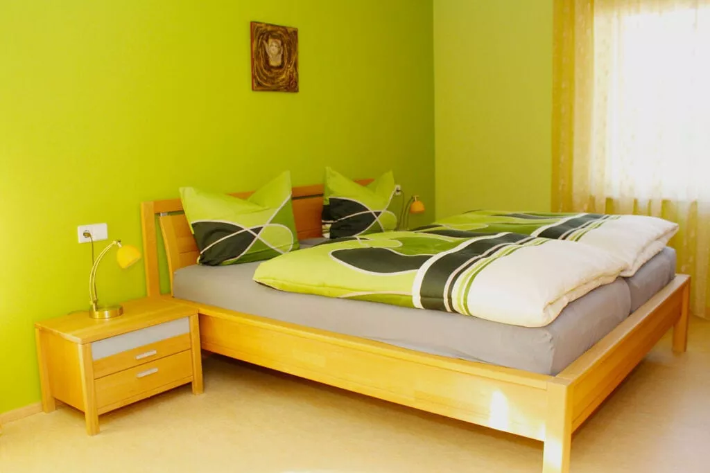 38623-Bedroom