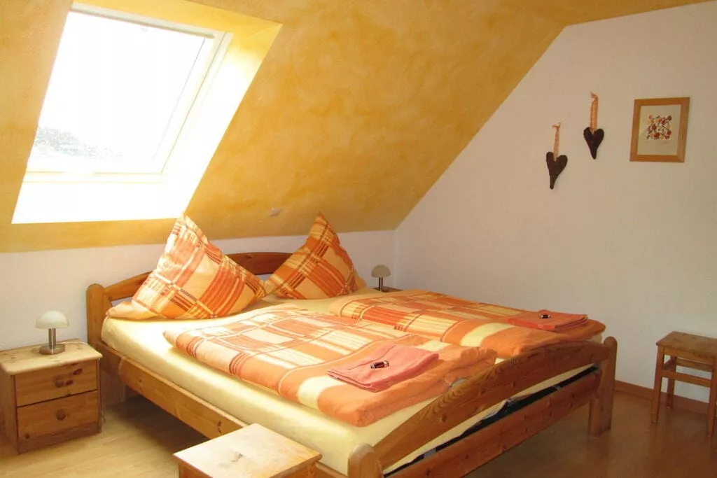 84038-Bedroom