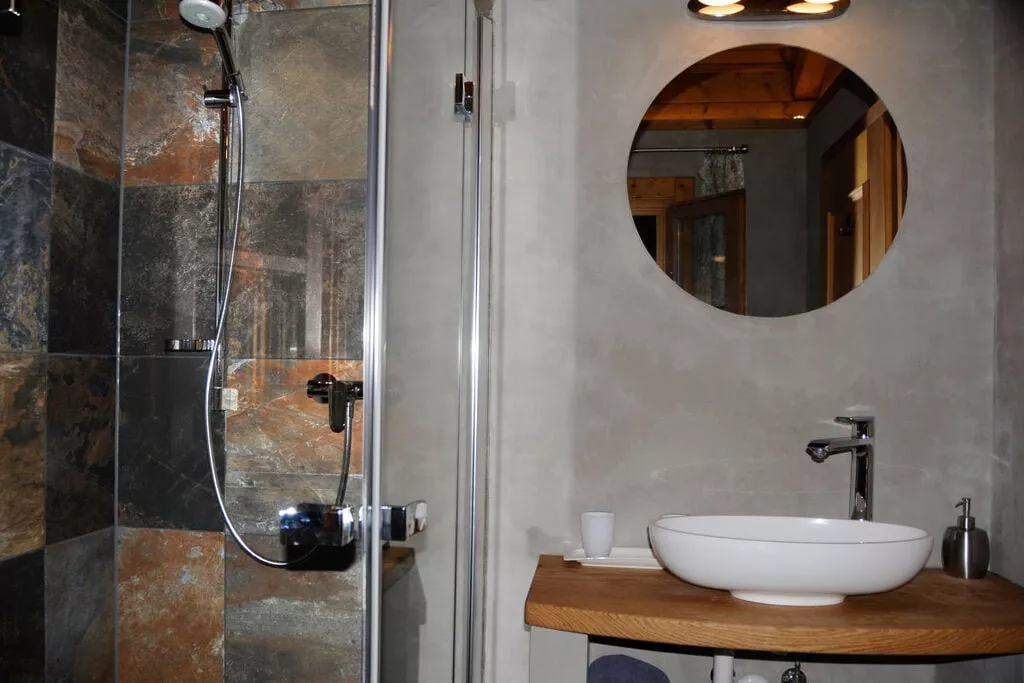 23290-Bathroom