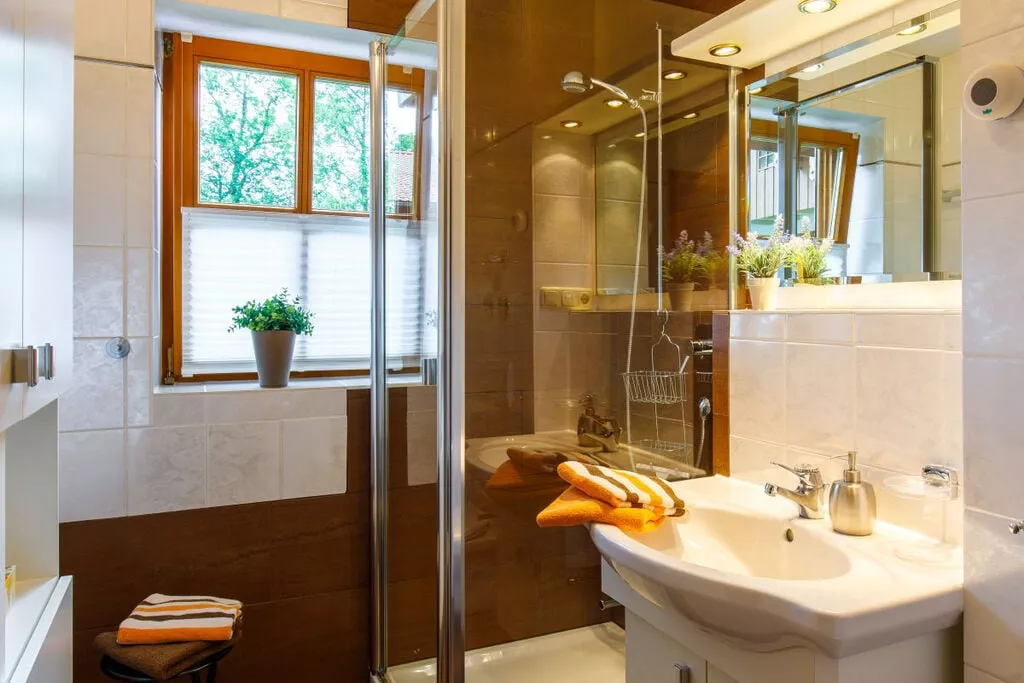 64480-Bathroom