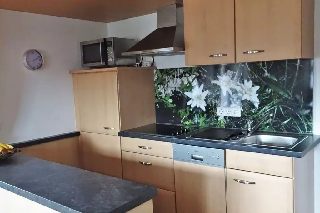 53685-Kitchen