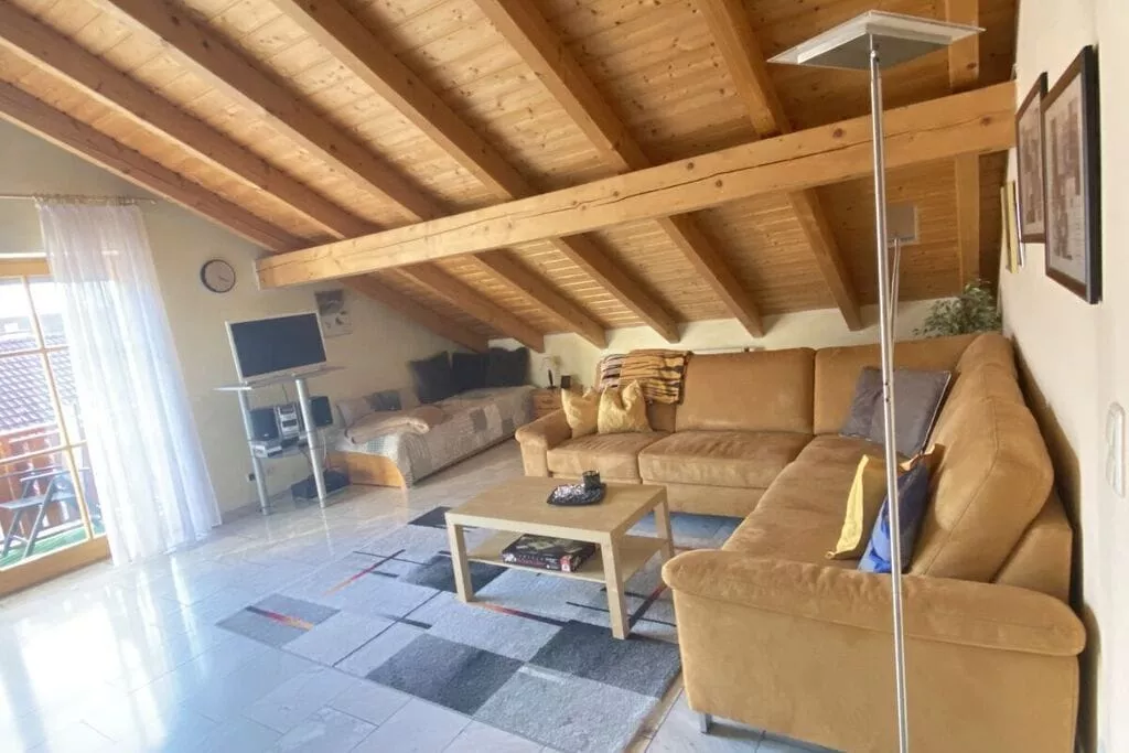 73929-Living room