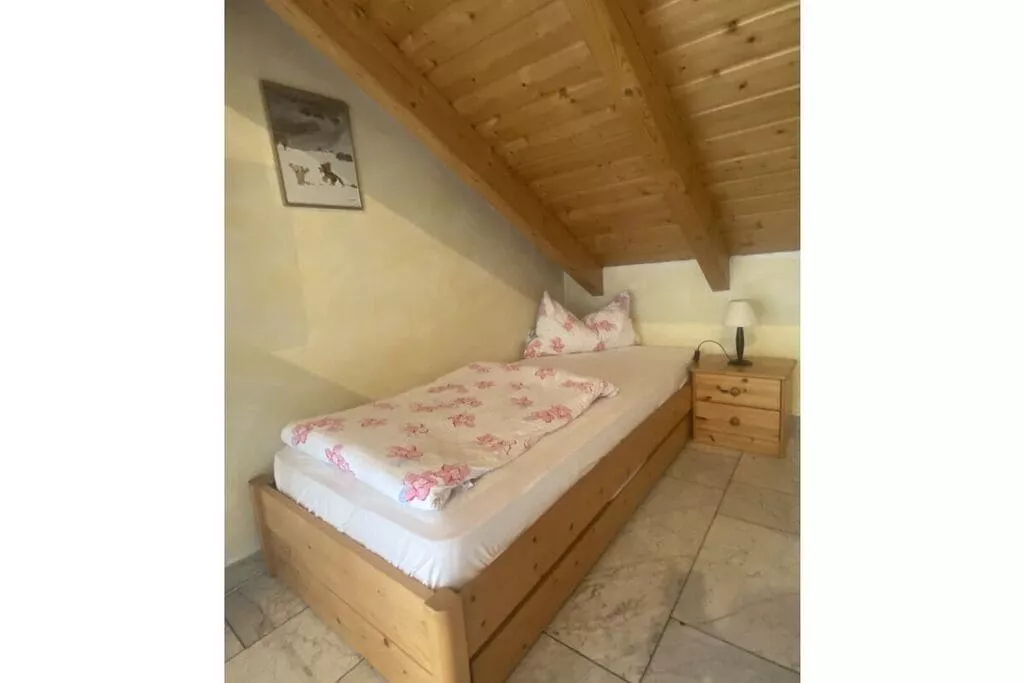 73929-Bedroom