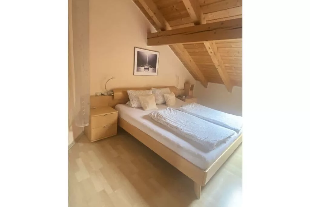 73929-Bedroom