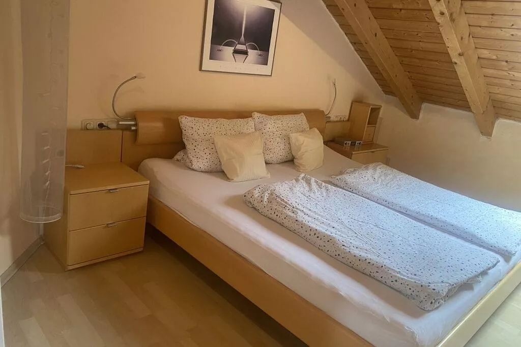 73929-Bedroom
