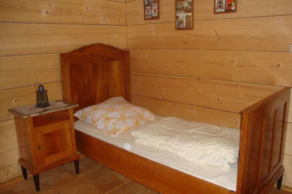 32796-Bedroom