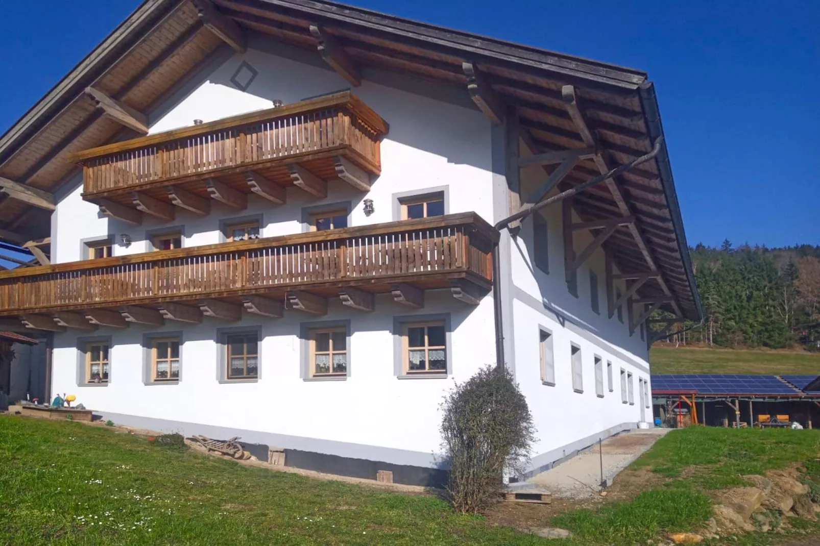 Ferienwohnung Holzfurtner-Außenbereich Sommer