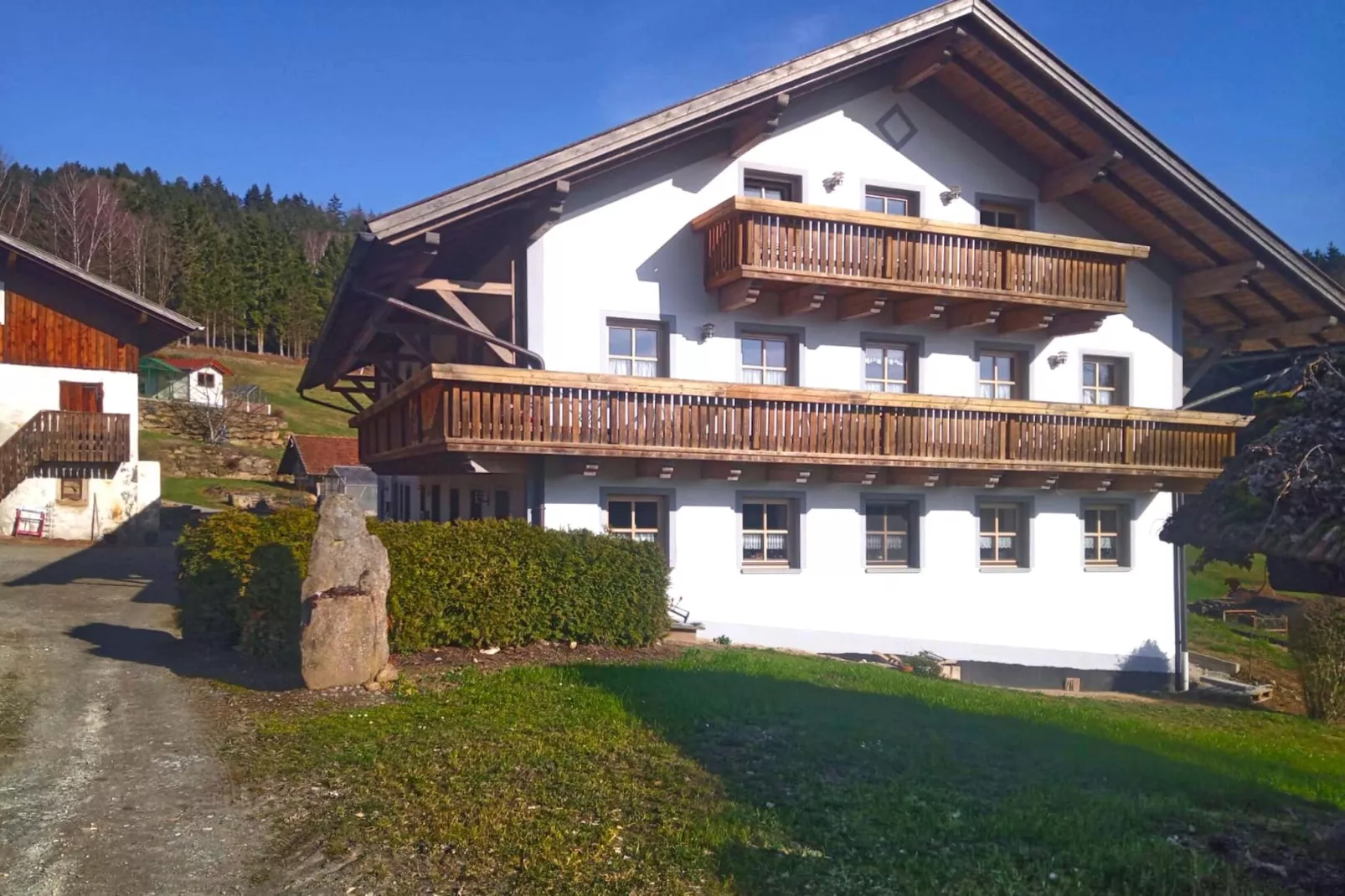 Ferienwohnung Holzfurtner-Außenbereich Sommer