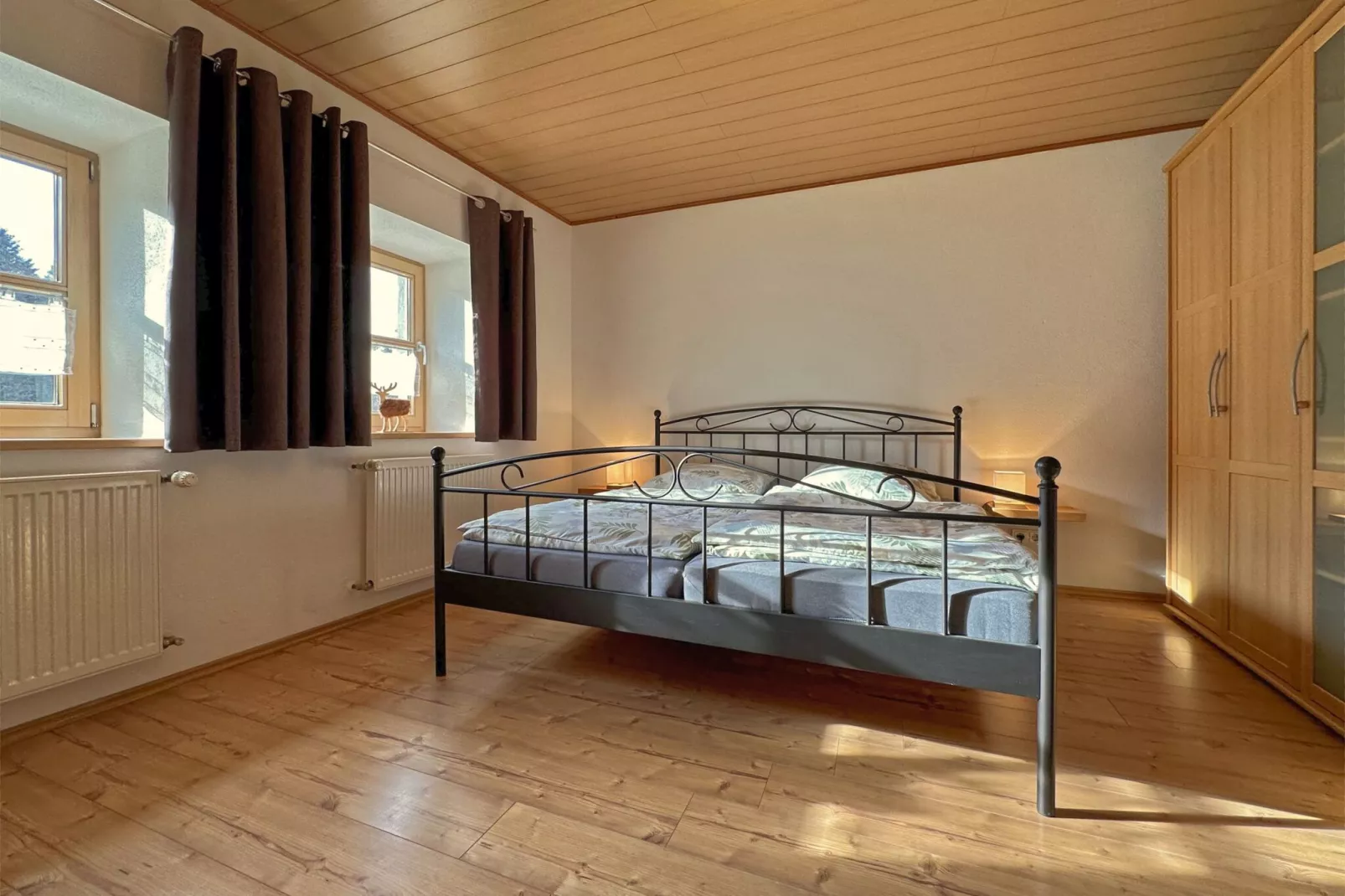 Ferienwohnung Holzfurtner-Schlafzimmer